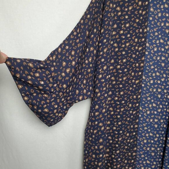 LilyPad Large Navy Floral Open Front Cover Top - Picture 2 of 5